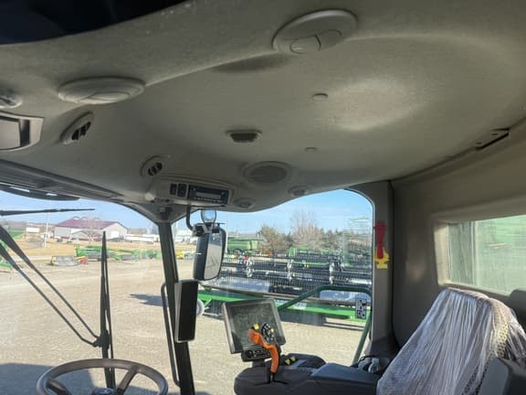 Image of John Deere S760 equipment image 2