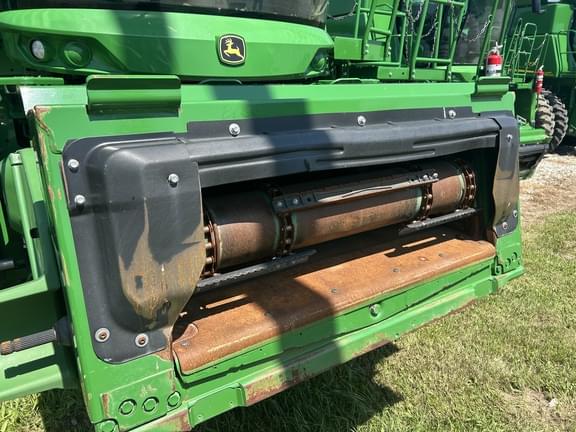 Image of John Deere S760 equipment image 1