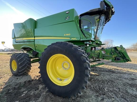 Image of John Deere S760 equipment image 1