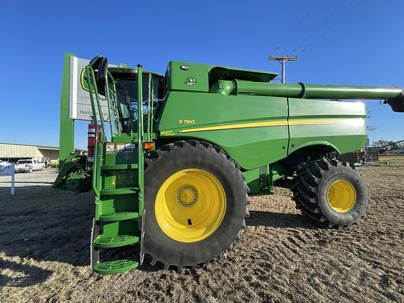 Image of John Deere S760 equipment image 1