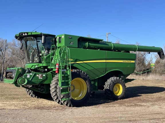 2022 John Deere S760 Equipment Image0