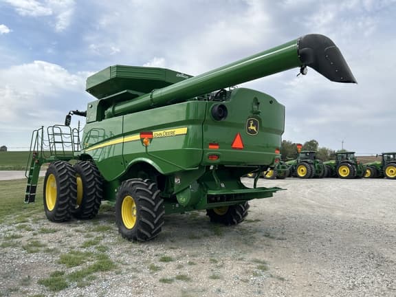 Image of John Deere S760 equipment image 4