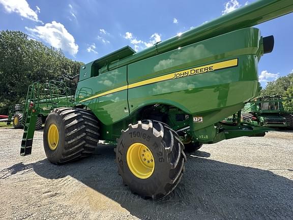 Image of John Deere S760 equipment image 4