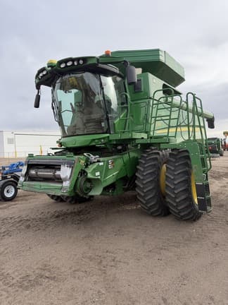 Image of John Deere S760 equipment image 1