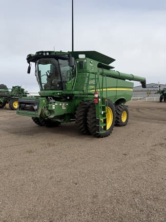 Image of John Deere S760 equipment image 2