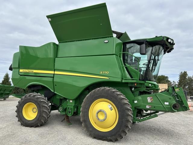 Image of John Deere S770 equipment image 1