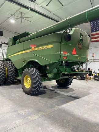 Image of John Deere S770 equipment image 2