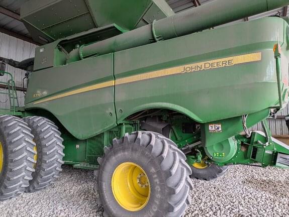 Image of John Deere S770 equipment image 2