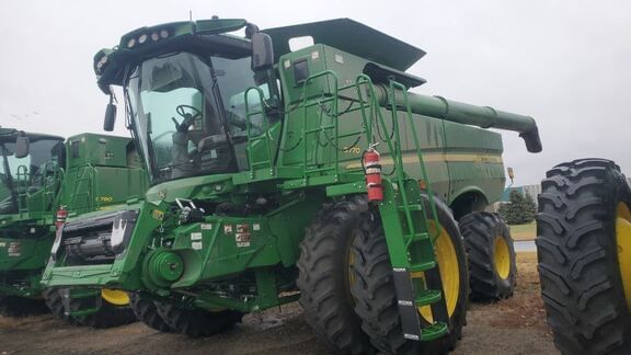 Main image John Deere S770