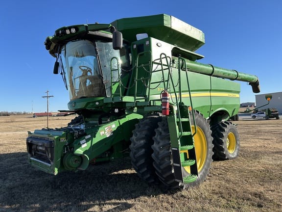 2022 John Deere S770 Equipment Image0