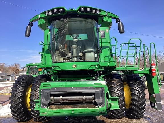 Image of John Deere S770 equipment image 1