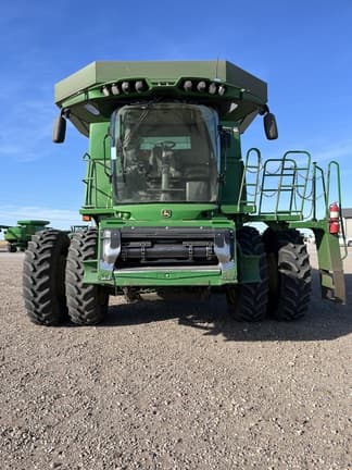 Image of John Deere S770 equipment image 1