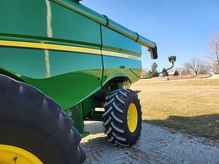 Main image John Deere S770 18