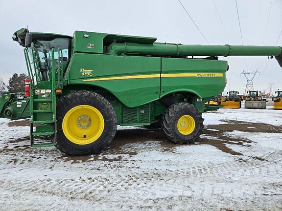 Image of John Deere S770 equipment image 1