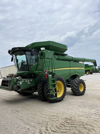 Main image John Deere S770