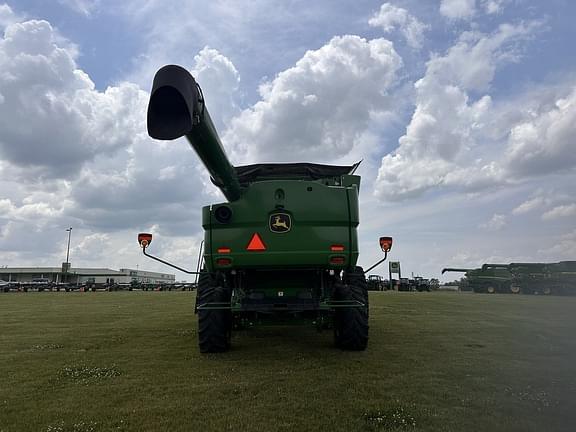Image of John Deere S770 equipment image 3