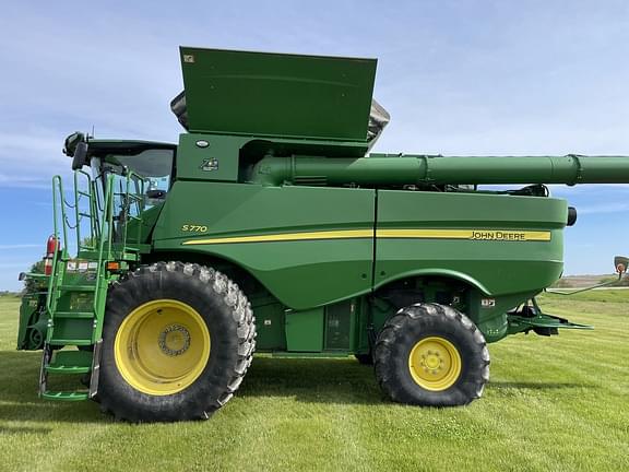 Image of John Deere S770 equipment image 2