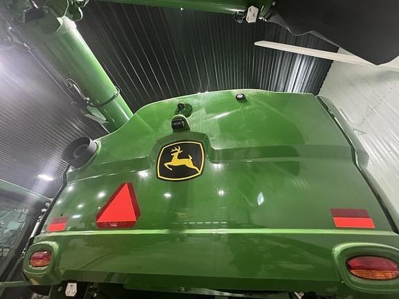 Image of John Deere S770 equipment image 4