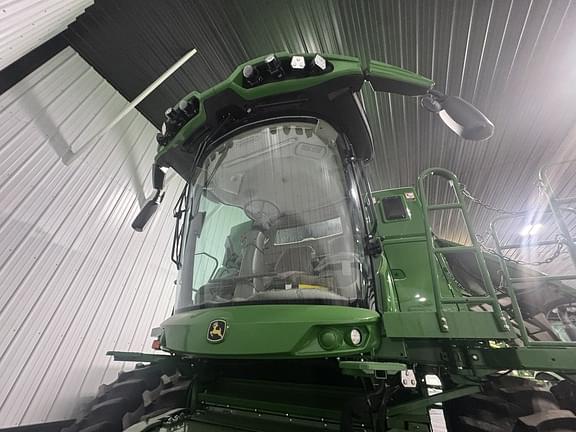 Image of John Deere S770 equipment image 1