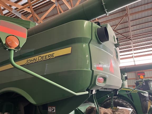 Image of John Deere S770 equipment image 2