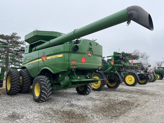 Image of John Deere S770 equipment image 3