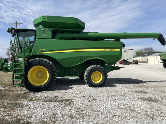 Image of John Deere S770 equipment image 1