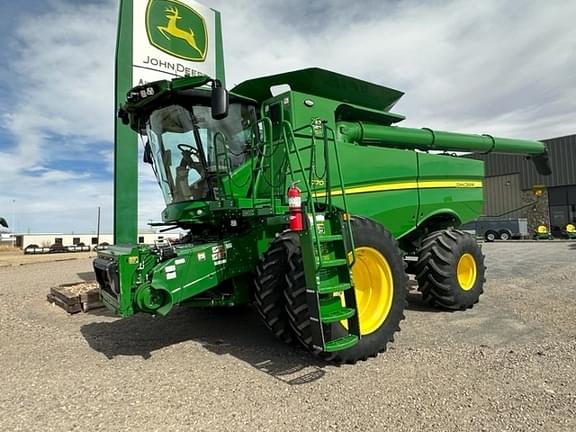 Image of John Deere S770 equipment image 1