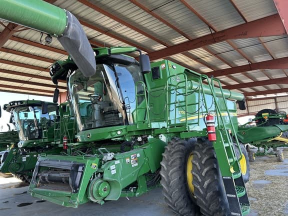 Image of John Deere S770 equipment image 2