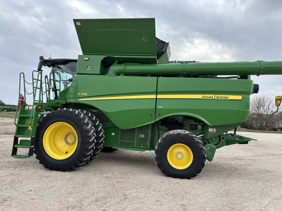Image of John Deere S770 equipment image 1