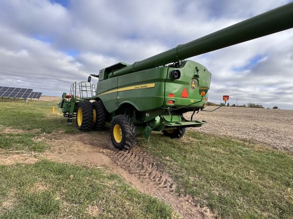 Image of John Deere S770 equipment image 4