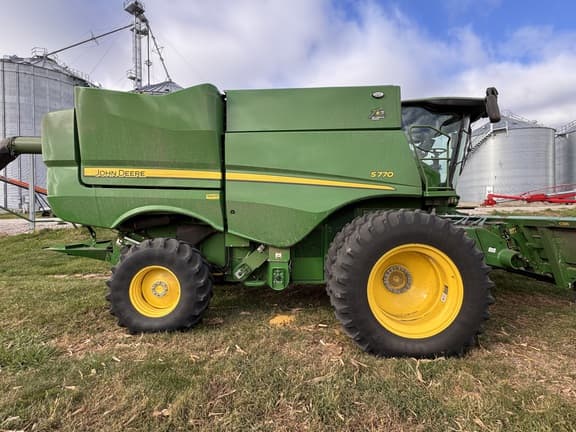 Image of John Deere S770 equipment image 1