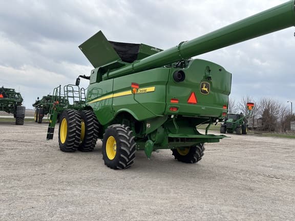 Image of John Deere S770 equipment image 2