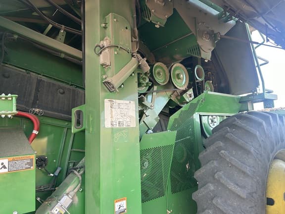 Image of John Deere S770 equipment image 4