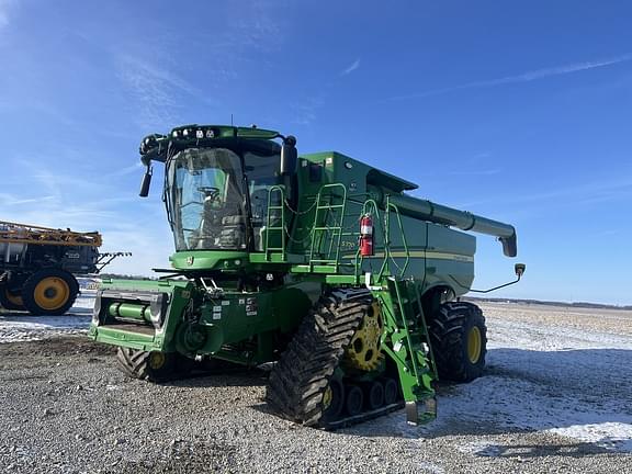 Image of John Deere S770 equipment image 2