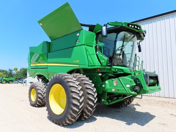 Image of John Deere S770 equipment image 1