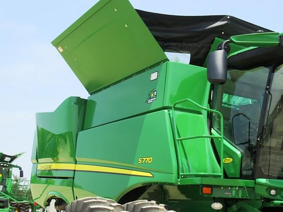 Image of John Deere S770 equipment image 4