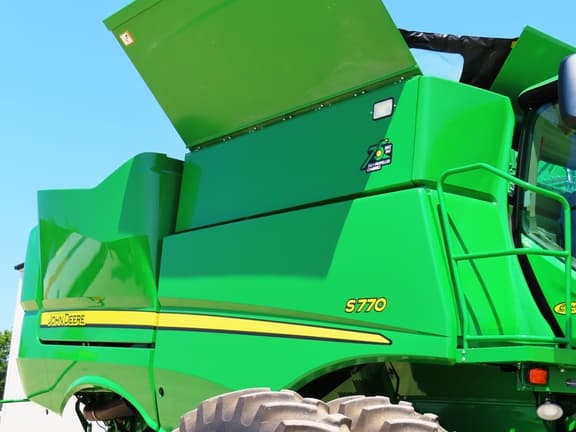 Image of John Deere S770 equipment image 2