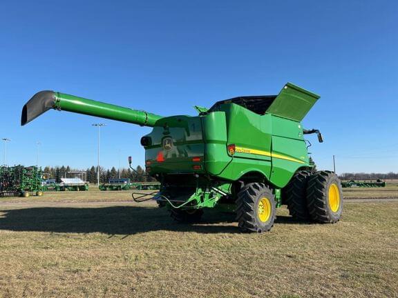 Image of John Deere S770 equipment image 4
