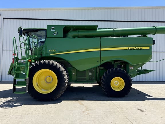 Main image John Deere S770