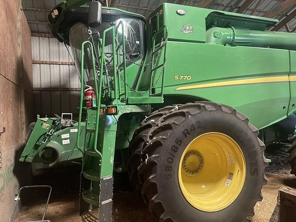 Image of John Deere S770 equipment image 2