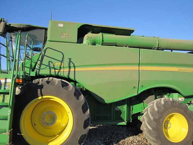 Image of John Deere S770 equipment image 2