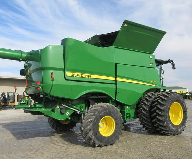 Image of John Deere S770 equipment image 4