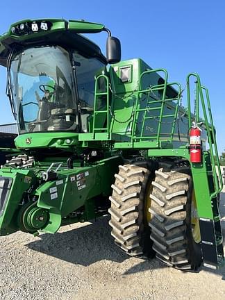 Image of John Deere S770 equipment image 1