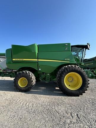 Image of John Deere S770 equipment image 2