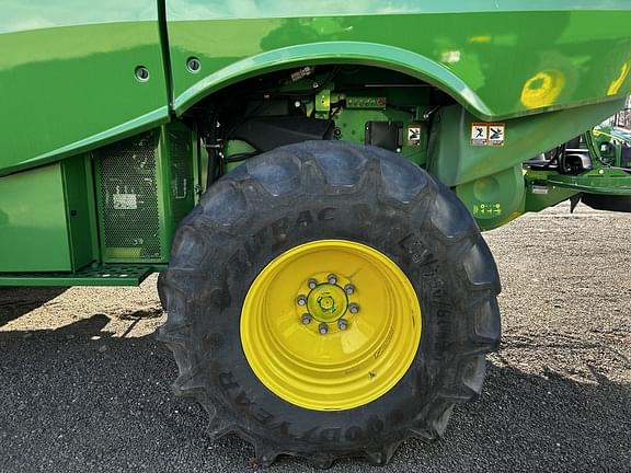 Image of John Deere S770 equipment image 4