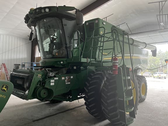 Image of John Deere S770 equipment image 1