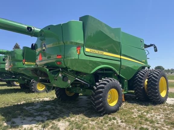 Image of John Deere S770 equipment image 4