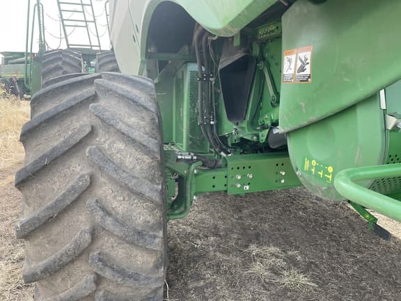 Image of John Deere S770 equipment image 1