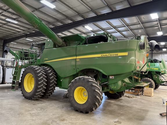 Image of John Deere S770 equipment image 2