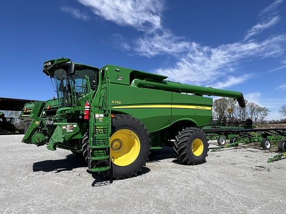 Image of John Deere S770 equipment image 1